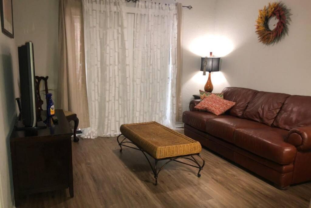 تشارلوت Lovely 1-Bedroom Rental Space With Free Parking المظهر الخارجي الصورة